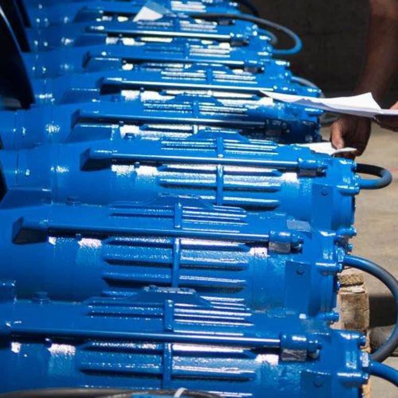 Submersible manure mixers